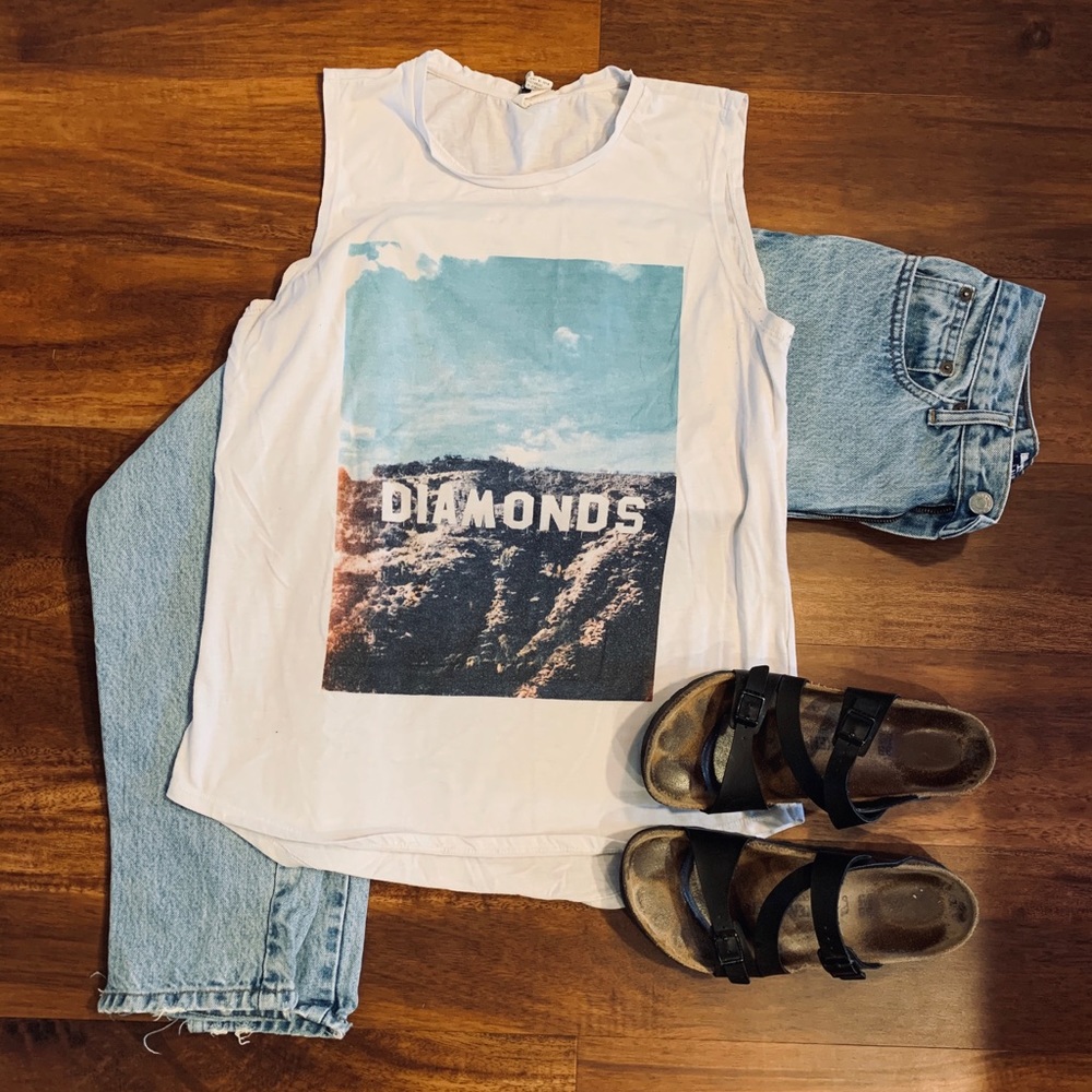 Graphic tee